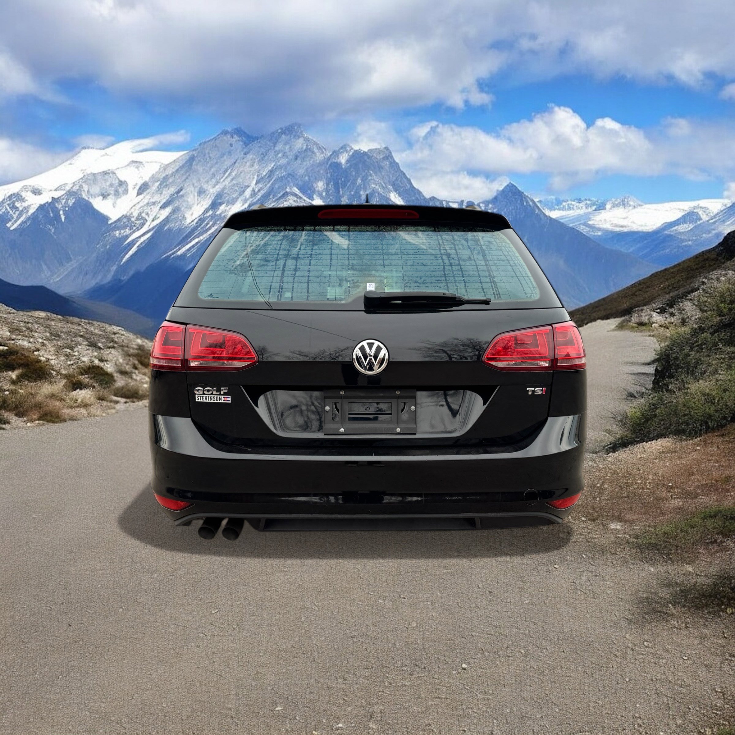 Used 2016 Volkswagen Golf Limited Edition image 4