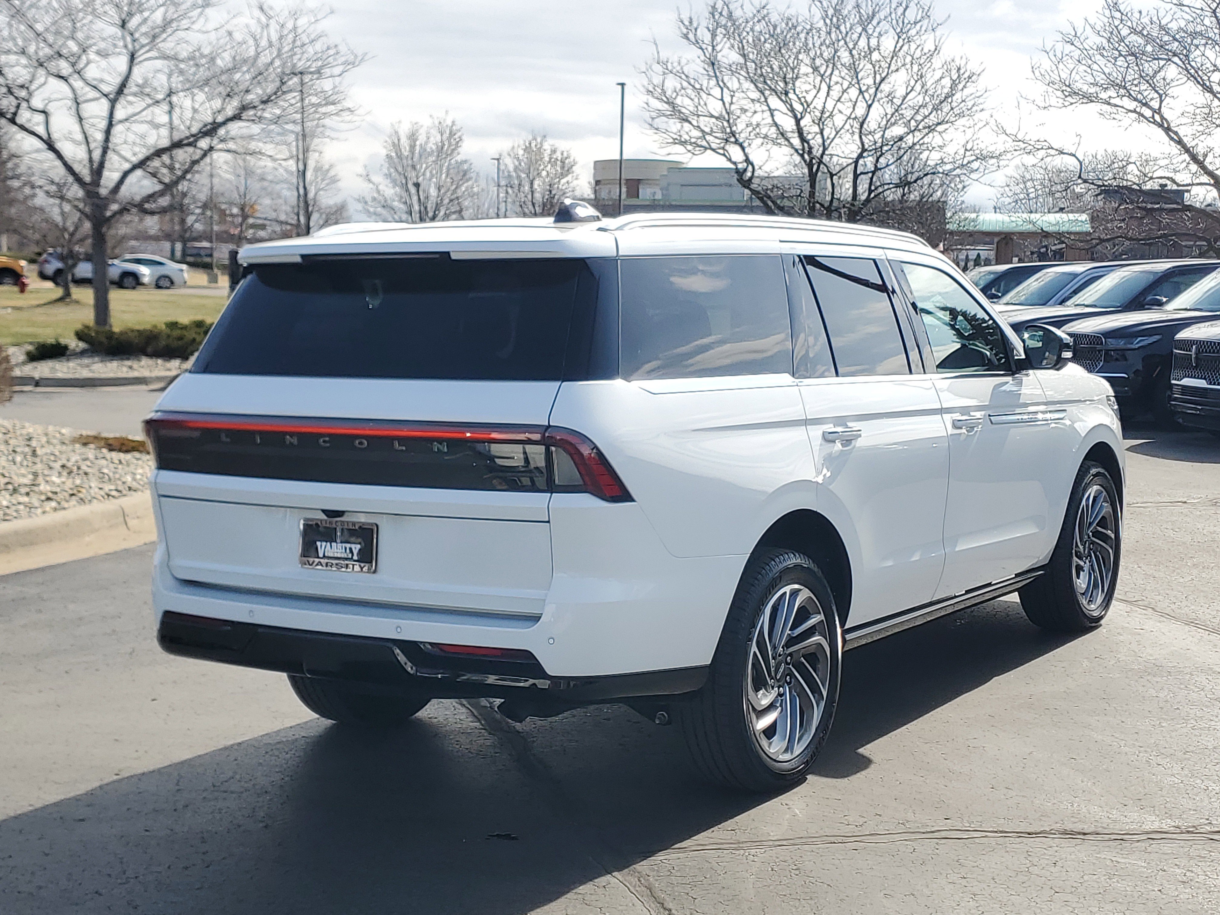 New 2026 Lincoln Navigator Reserve image 4