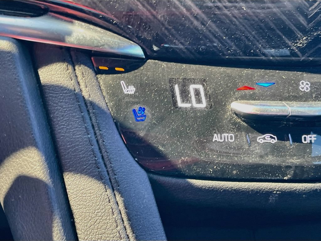 Used 2025 Cadillac XT6 Premium Luxury AWD/4WD image 21