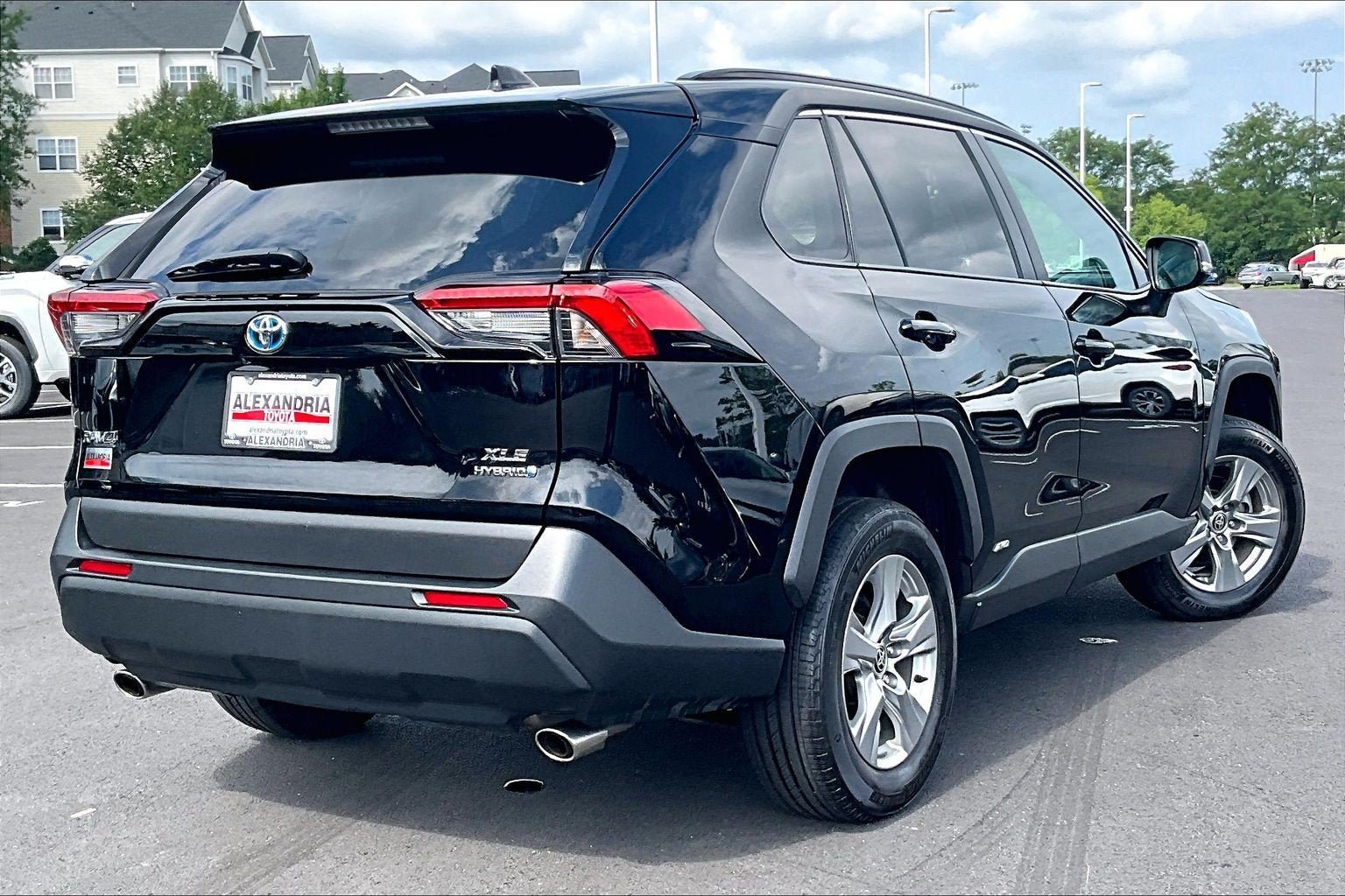 Used 2024 Toyota RAV4 XLE w/ Weather Package AWD/4WD image 12