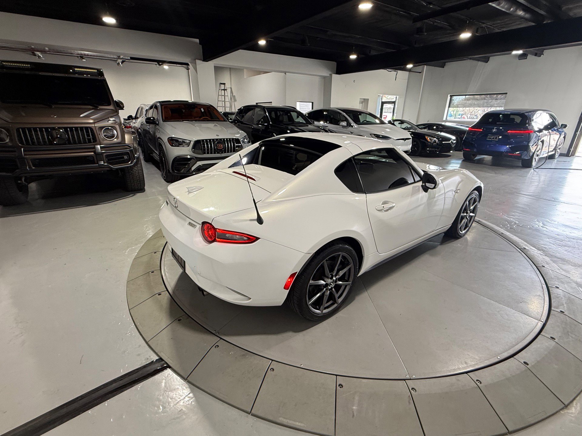 Used 2017 MAZDA MX-5 Miata RF Grand Touring RWD image 12