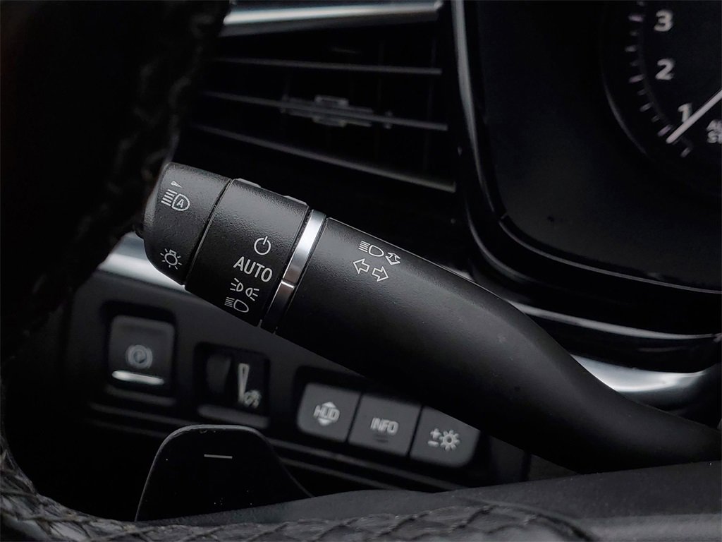 Used 2021 Cadillac XT6 Premium Luxury image 20