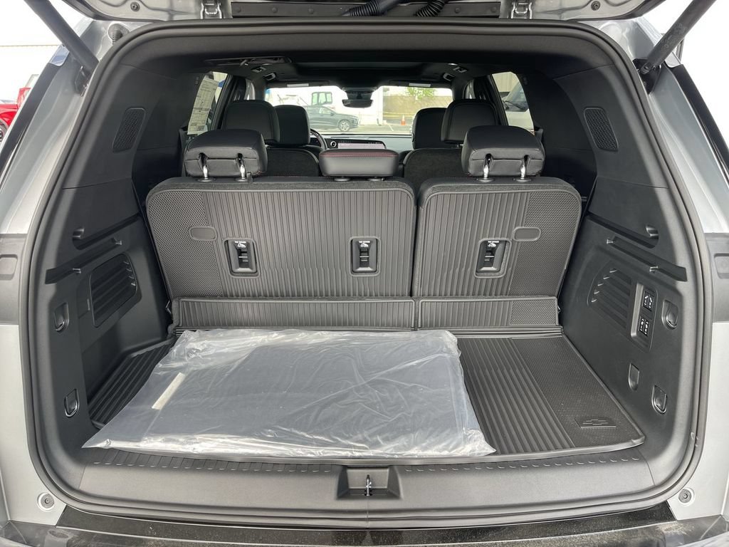 New 2026 Chevrolet Traverse RS w/ LPO, Floor Liner Package AWD/4WD image 25