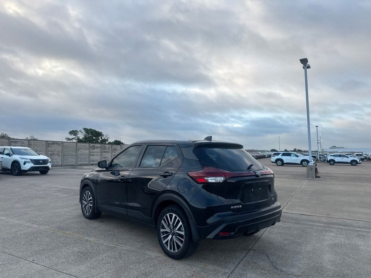 Certified 2023 Nissan Kicks SV FWD image 17