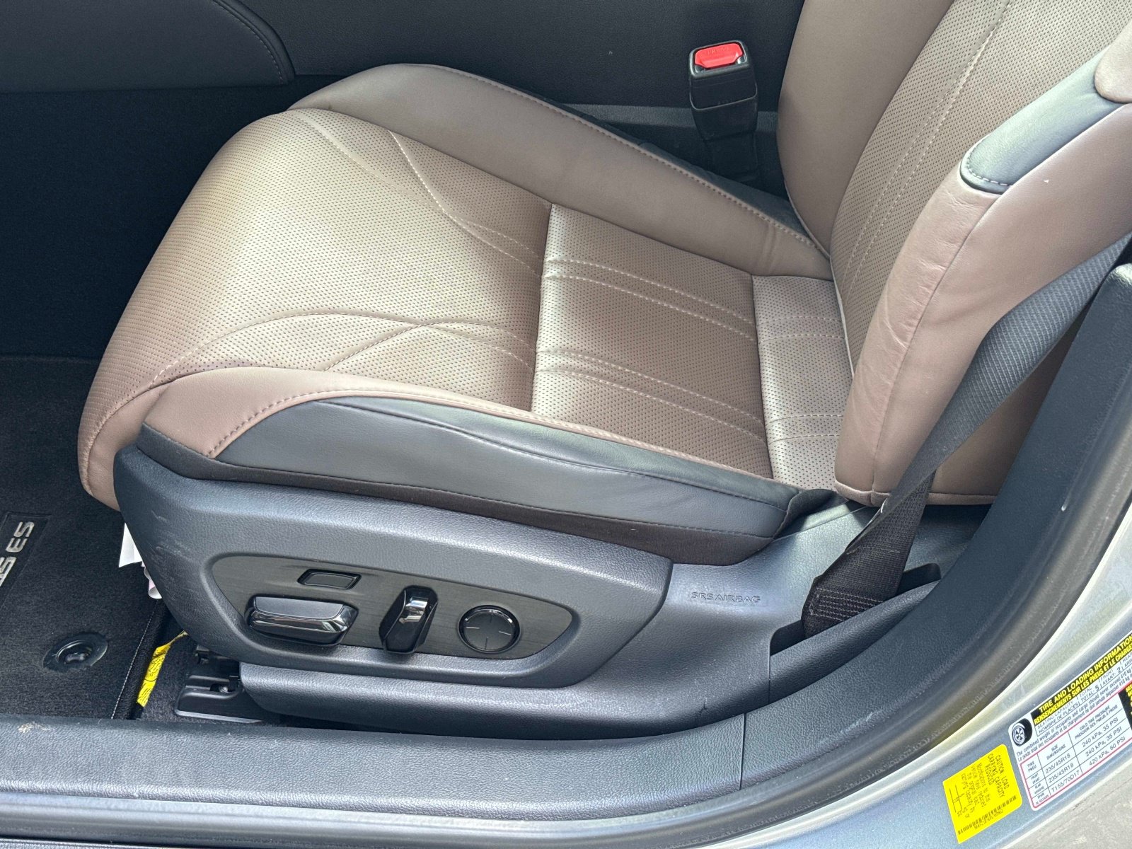 Used 2024 Lexus ES 350 Ultra Luxury w/ Accessory Package (Z2) FWD image 19