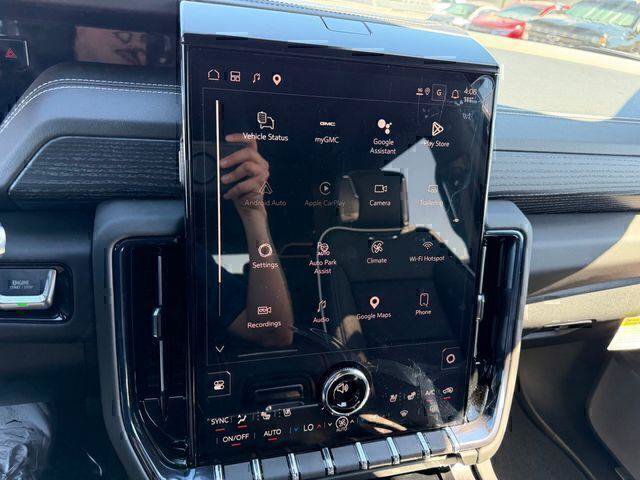 New 2026 GMC Yukon XL AT4 Ultimate w/ LPO, Illumination Package AWD/4WD image 31