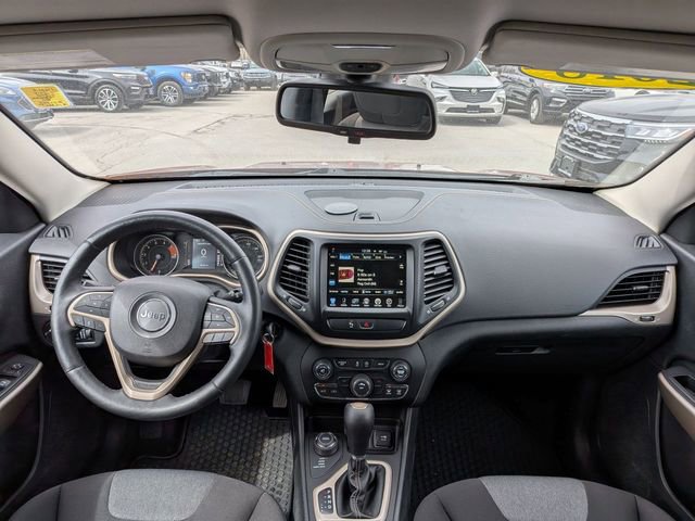 Used 2018 Jeep Cherokee Latitude image 14