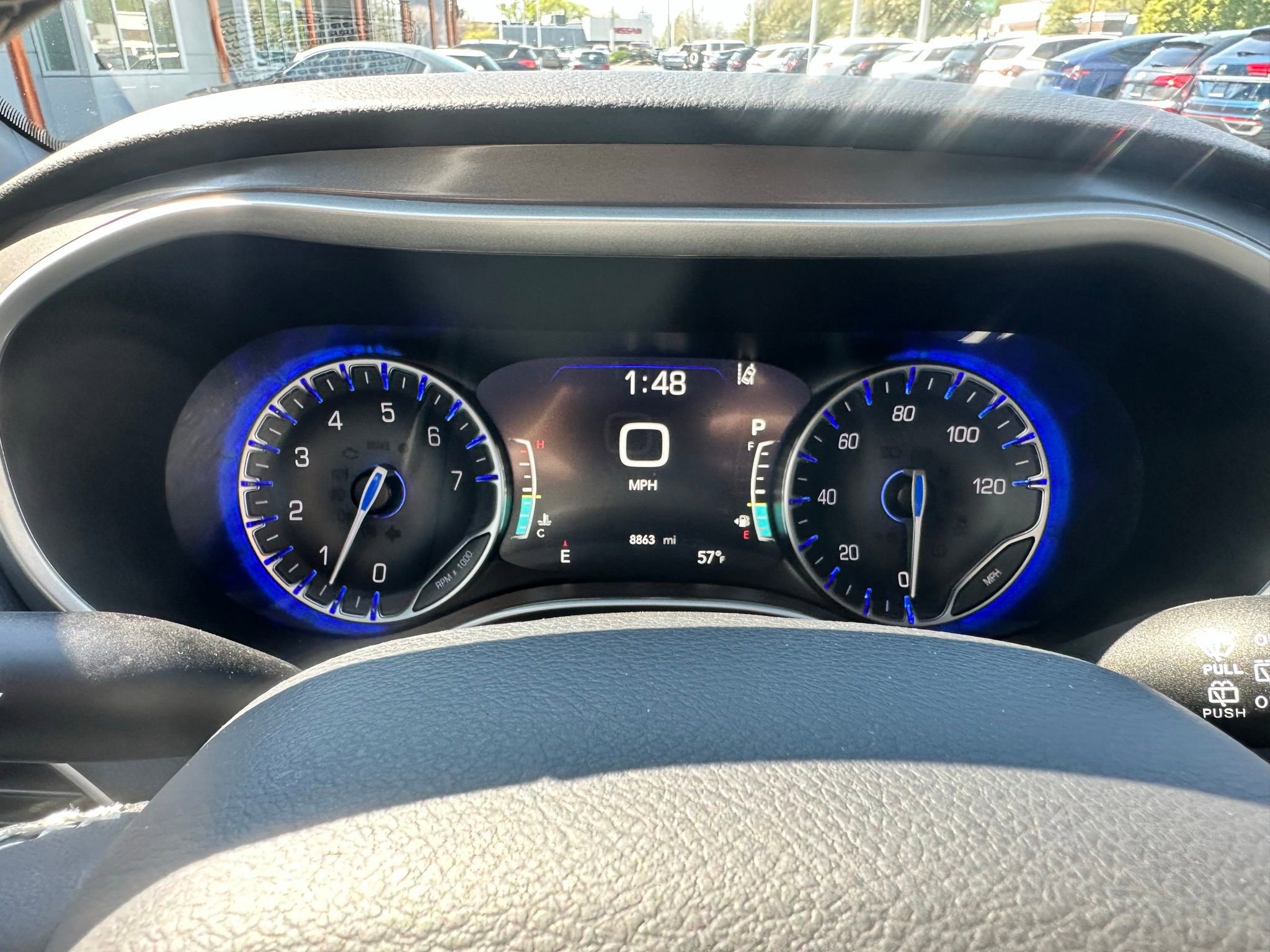 Used 2025 Chrysler Pacifica Select image 28