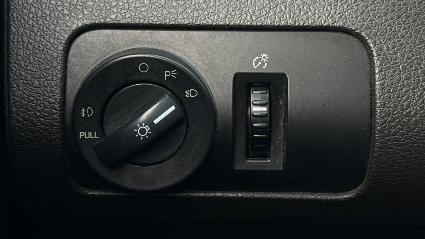 Used 2006 Ford Mustang GT Premium RWD image 44