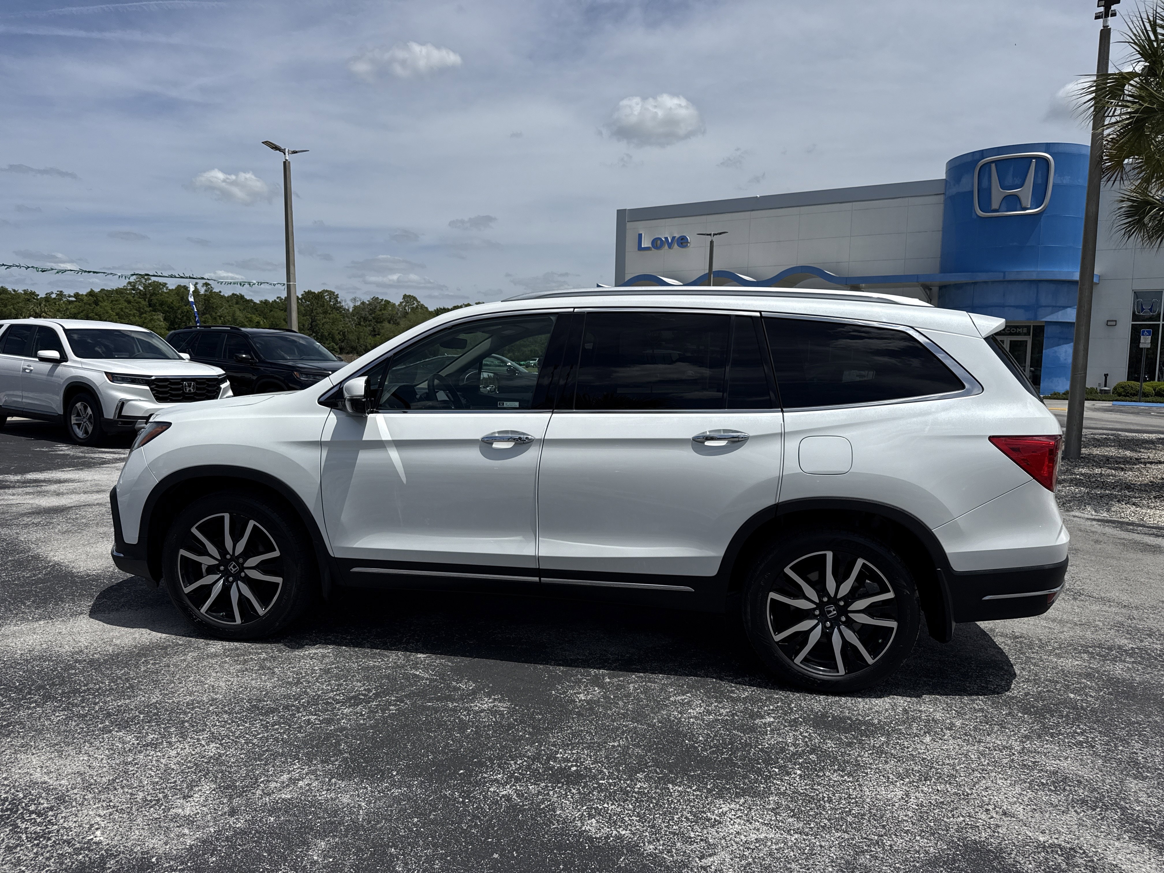 Certified 2020 Honda Pilot Touring image 11
