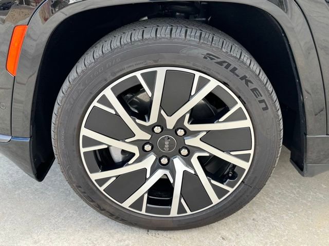 Used 2025 Jeep Wagoneer S Limited image 7