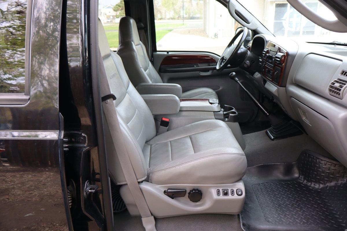 Used 2005 Ford F350 Lariat image 22