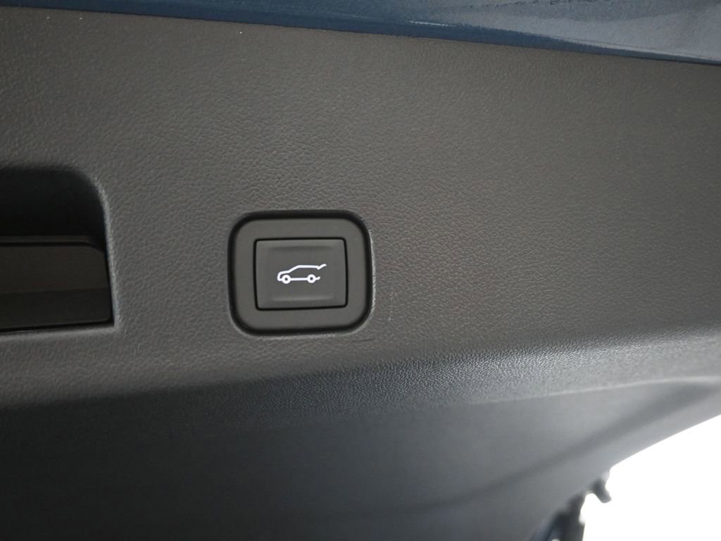 New 2026 Chevrolet Traverse RS image 11