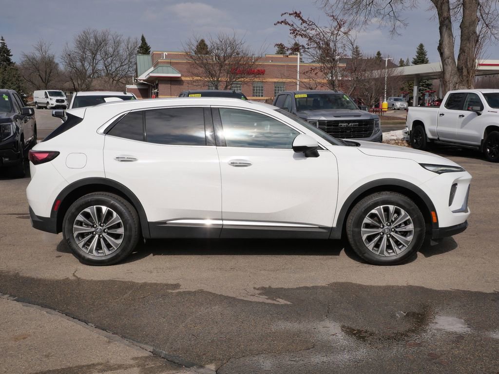 Used 2024 Buick Envision Preferred image 11