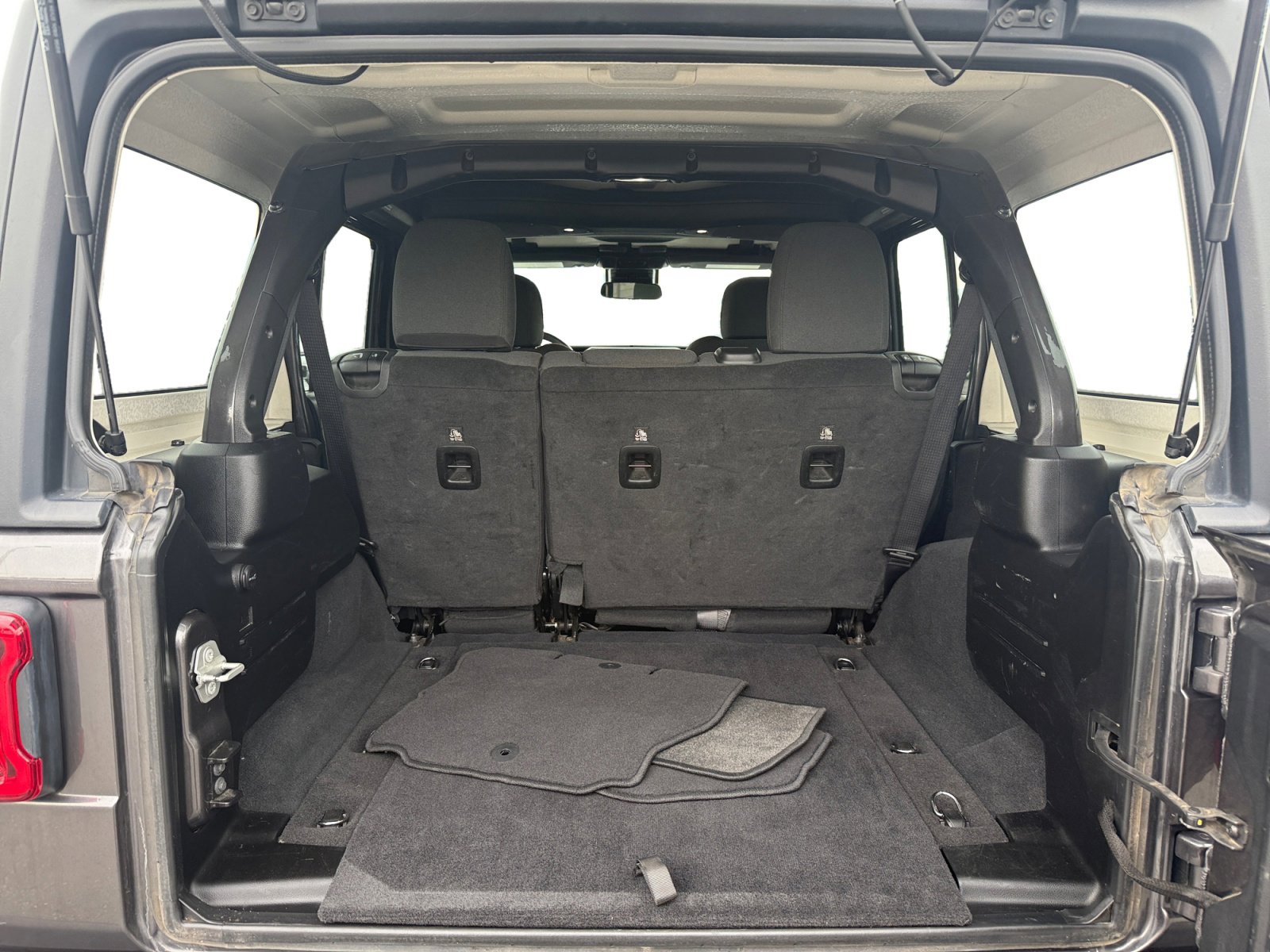 Used 2024 Jeep Wrangler Unlimited Rubicon image 17