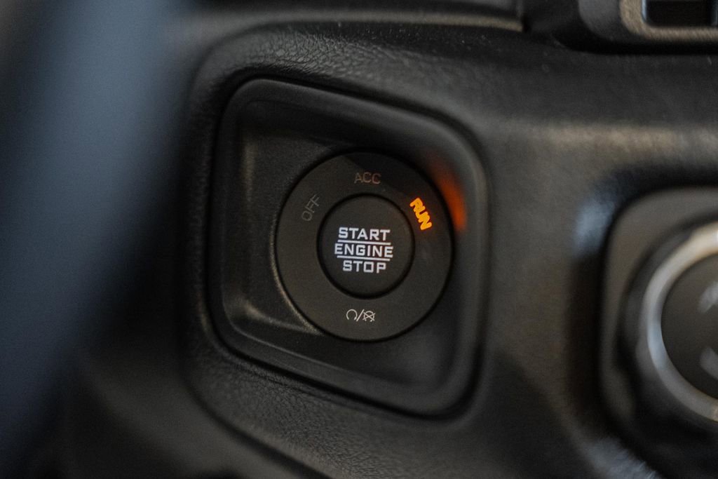 New 2025 Jeep Gladiator Sport image 23