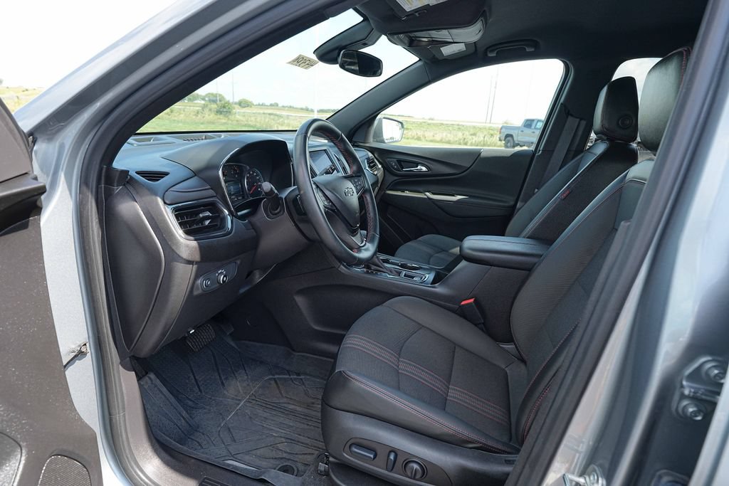 Used 2024 Chevrolet Equinox RS w/ LPO, Floor Liner Package AWD/4WD image 16