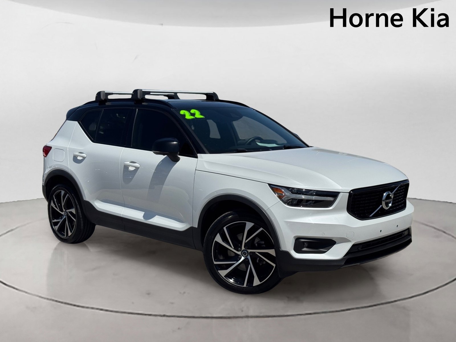 Used 2022 Volvo XC40 T5 R-Design w/ Advanced Package AWD/4WD image 2