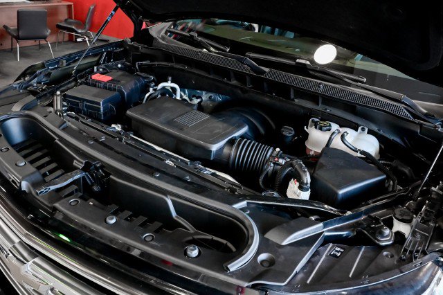 Used 2024 Chevrolet Suburban High Country AWD/4WD image 56