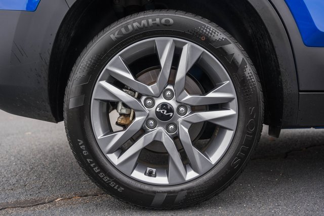 Used 2023 Kia Seltos LX image 16