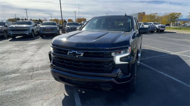 Used 2022 Chevrolet Silverado 1500 RST w/ Convenience Package II image 5