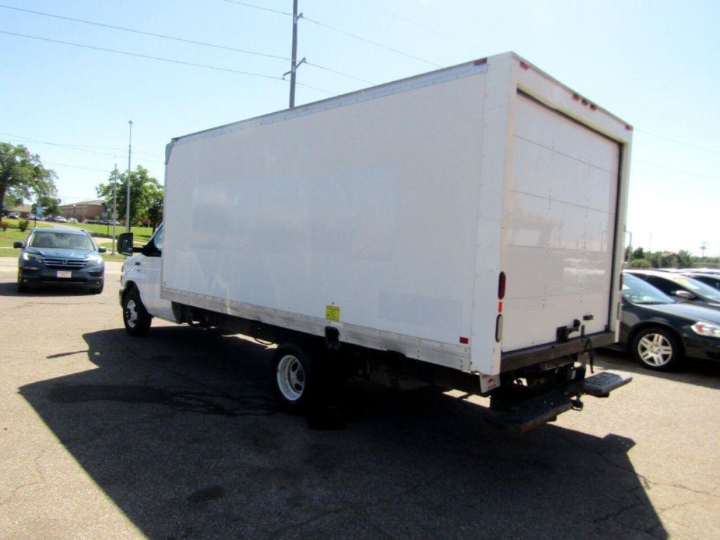Used 2016 Ford E-350 and Econoline 350 Super Duty RWD image 4
