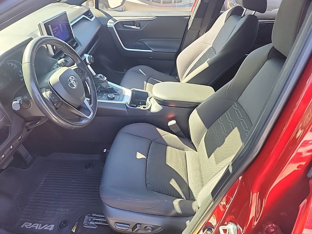 Used 2023 Toyota RAV4 SE w/ Weather & Moonroof Package image 10