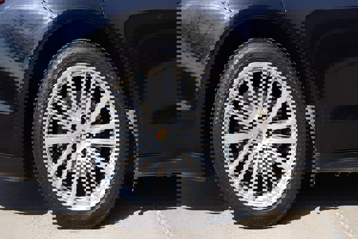 Used 2017 Porsche Panamera 4S w/ Sport Chrono Package image 70