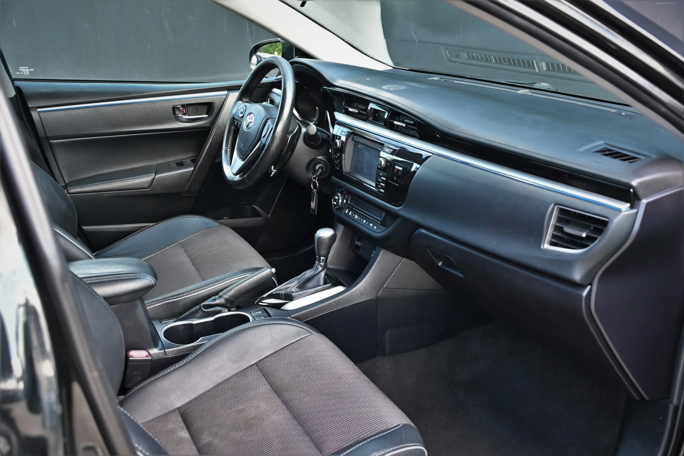 Used 2015 Toyota Corolla S FWD image 17