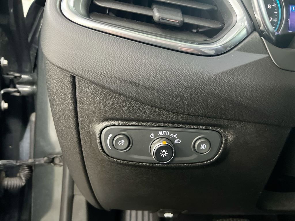 Used 2020 Chevrolet Equinox LT image 18