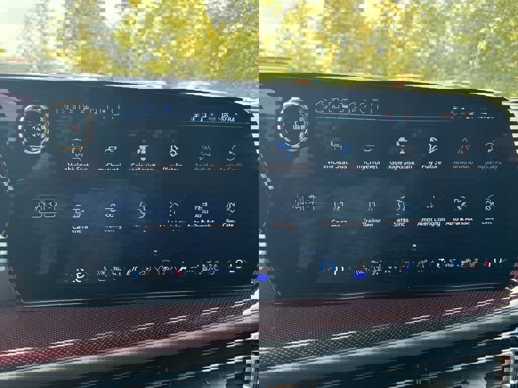 New 2026 Chevrolet Traverse RS w/ LPO, Floor Liner Package image 9