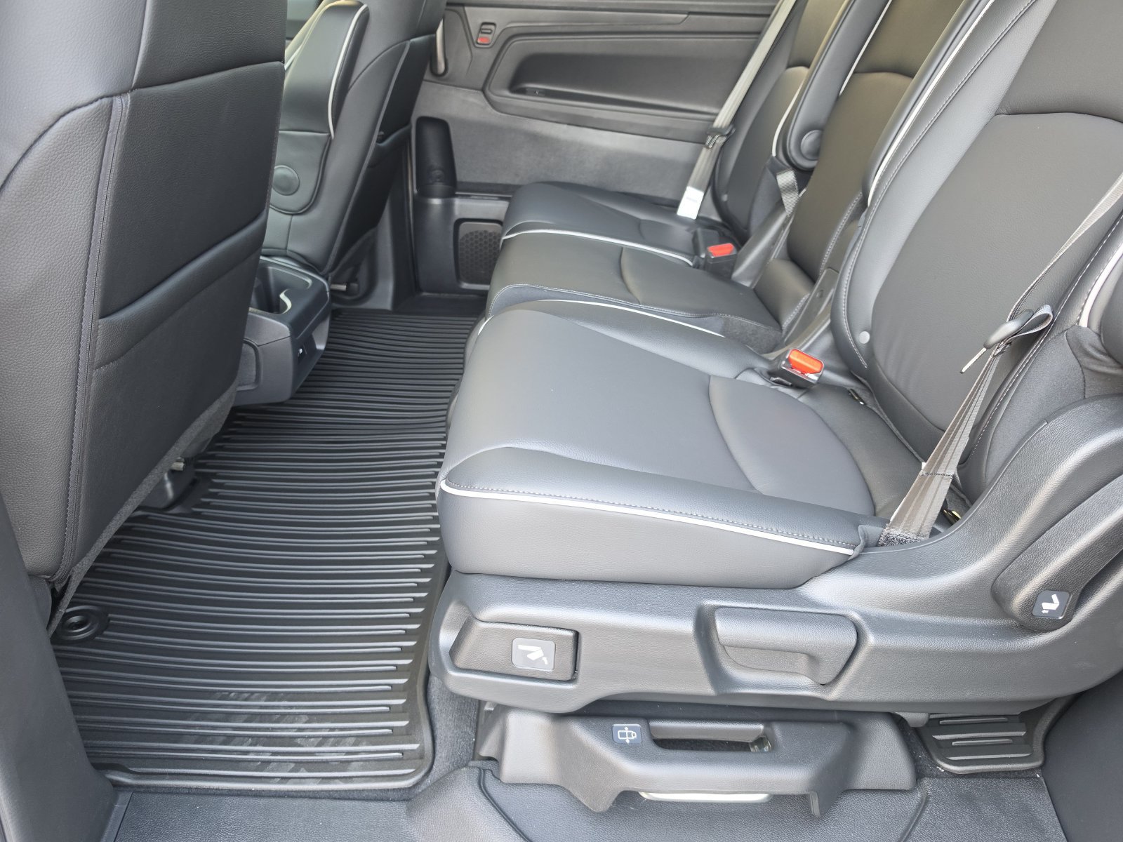 New 2027 Honda Odyssey Touring image 12