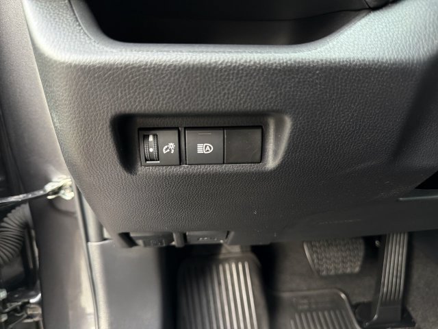Used 2024 Toyota RAV4 LE AWD/4WD image 17