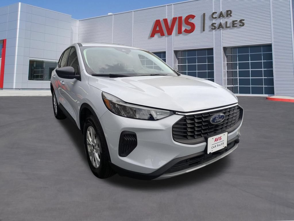 Used 2025 Ford Escape Active AWD/4WD image 3
