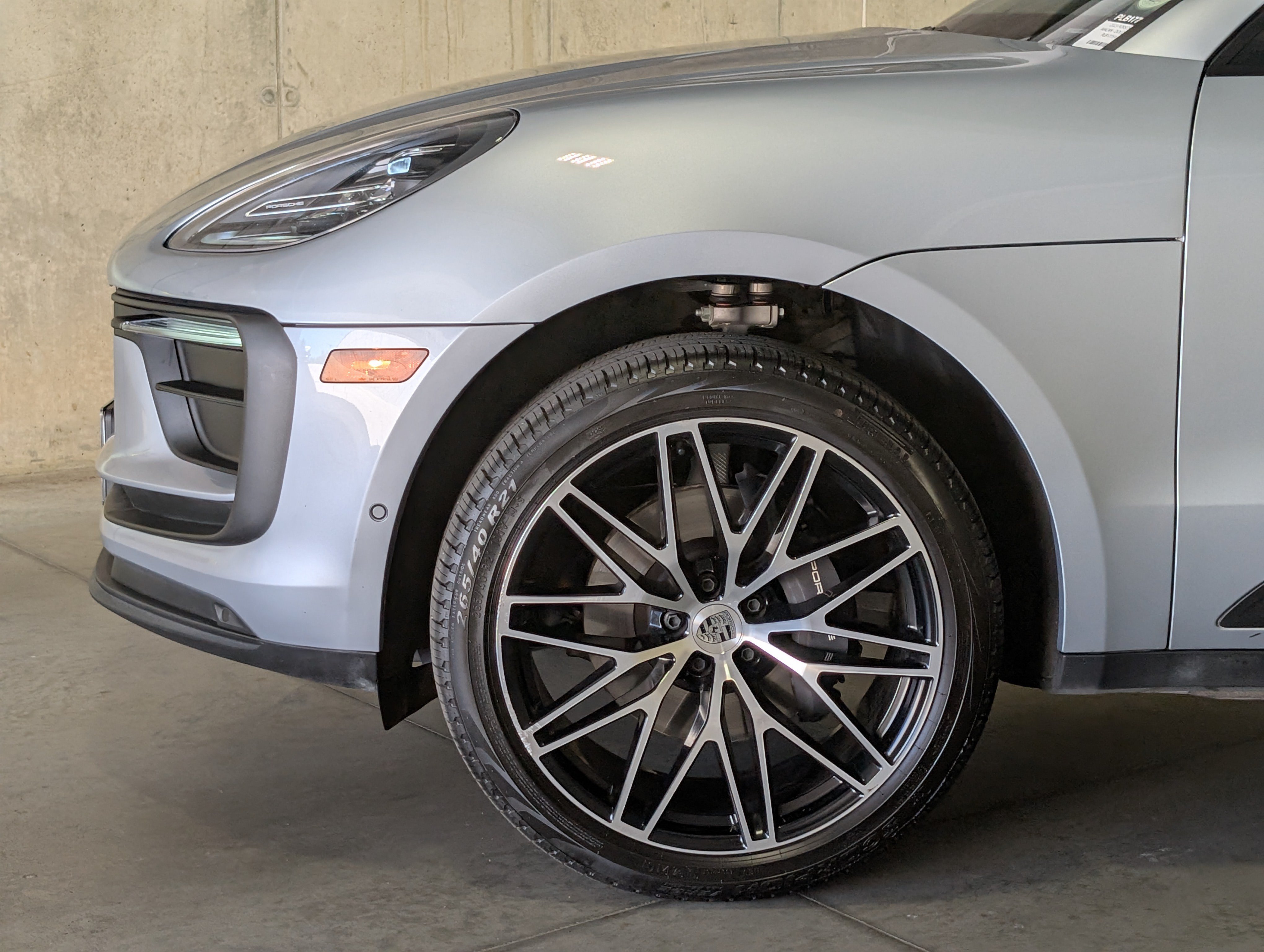 Certified 2023 Porsche Macan Turbo AWD/4WD image 14