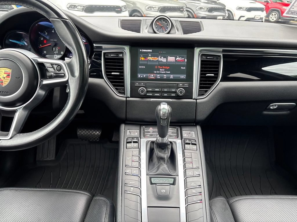 Used 2017 Porsche Macan AWD/4WD image 18