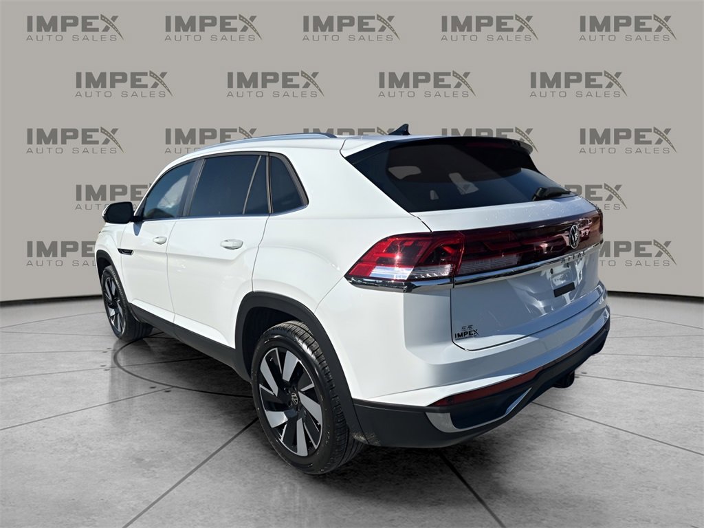 Used 2025 Volkswagen Atlas Cross Sport SE image 3