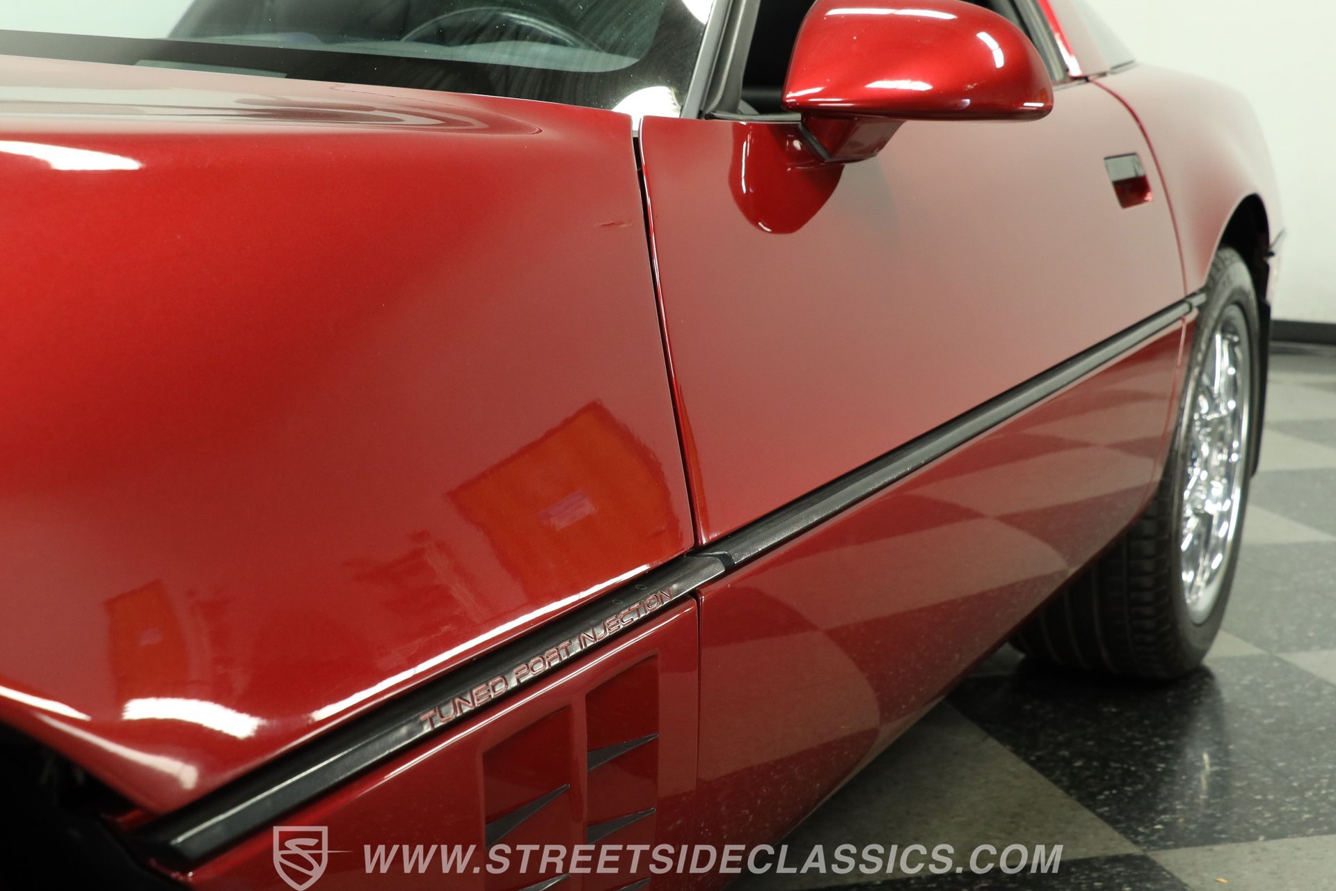 Used 1990 Chevrolet Corvette Coupe RWD image 22