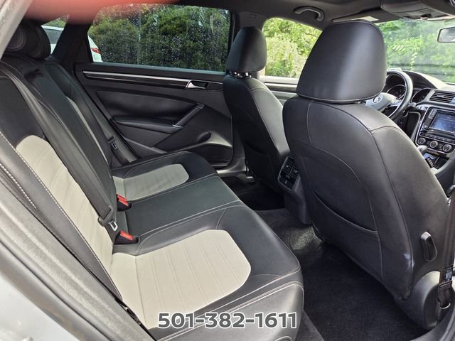 Used 2018 Volkswagen Passat 3.6 FWD image 16