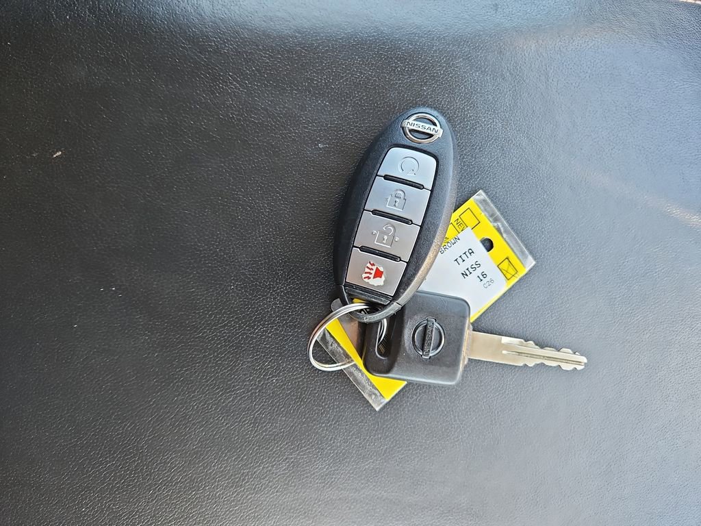 Used 2016 Nissan Titan Platinum Reserve image 28