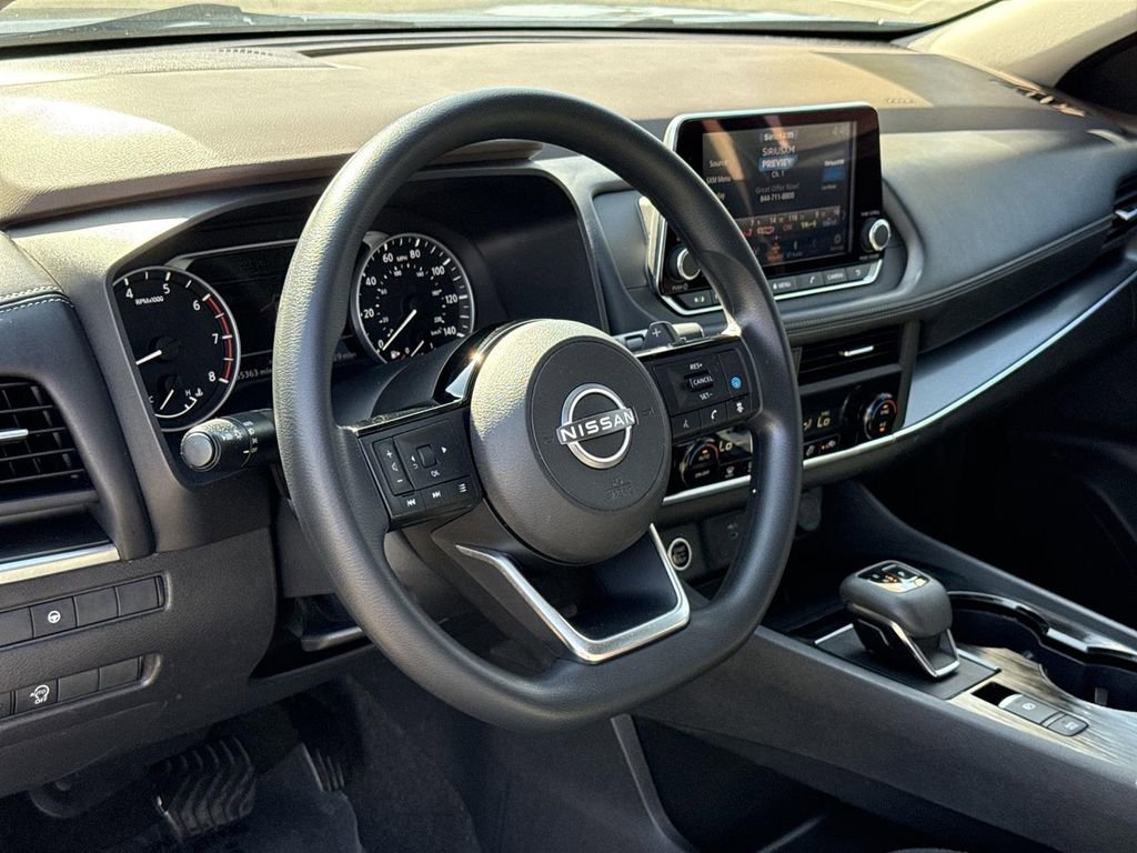 Used 2023 Nissan Rogue SV AWD/4WD image 9