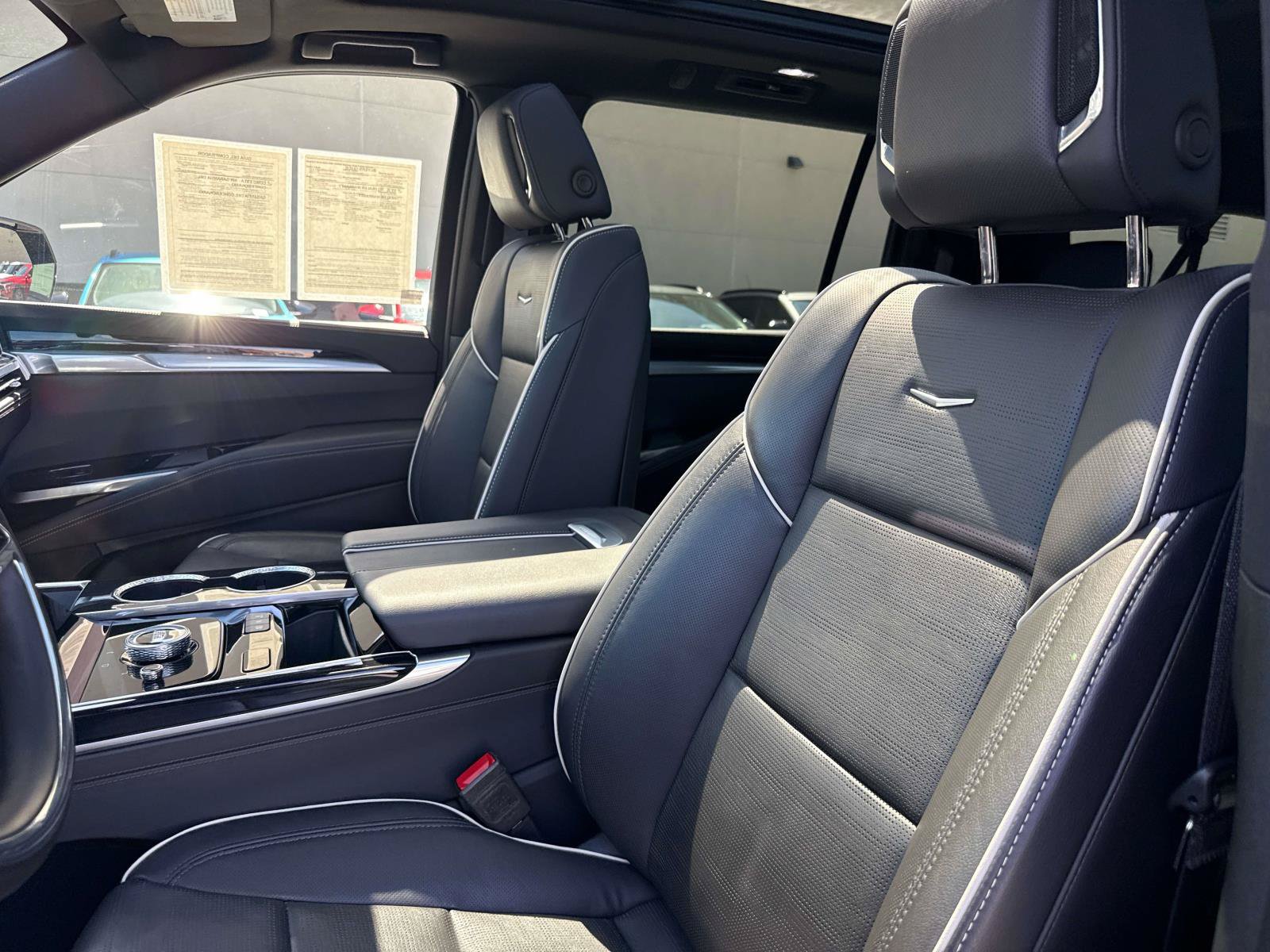 Used 2025 Cadillac Escalade ESV Sport AWD/4WD image 28
