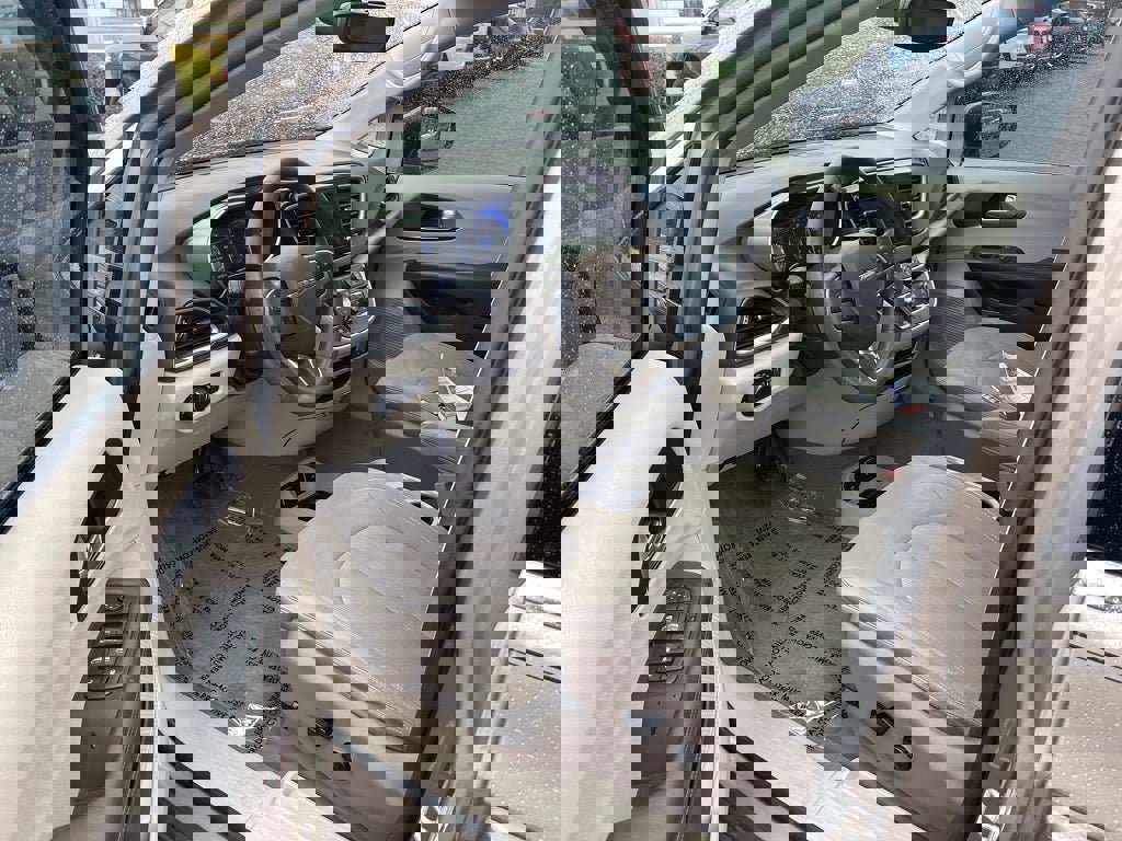 Used 2017 Chrysler Pacifica Touring image 6