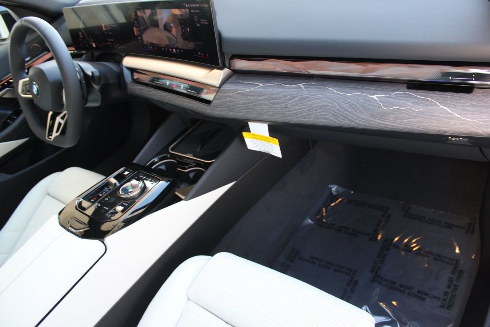 Used 2026 BMW 530i w/ M Sport Package RWD image 31