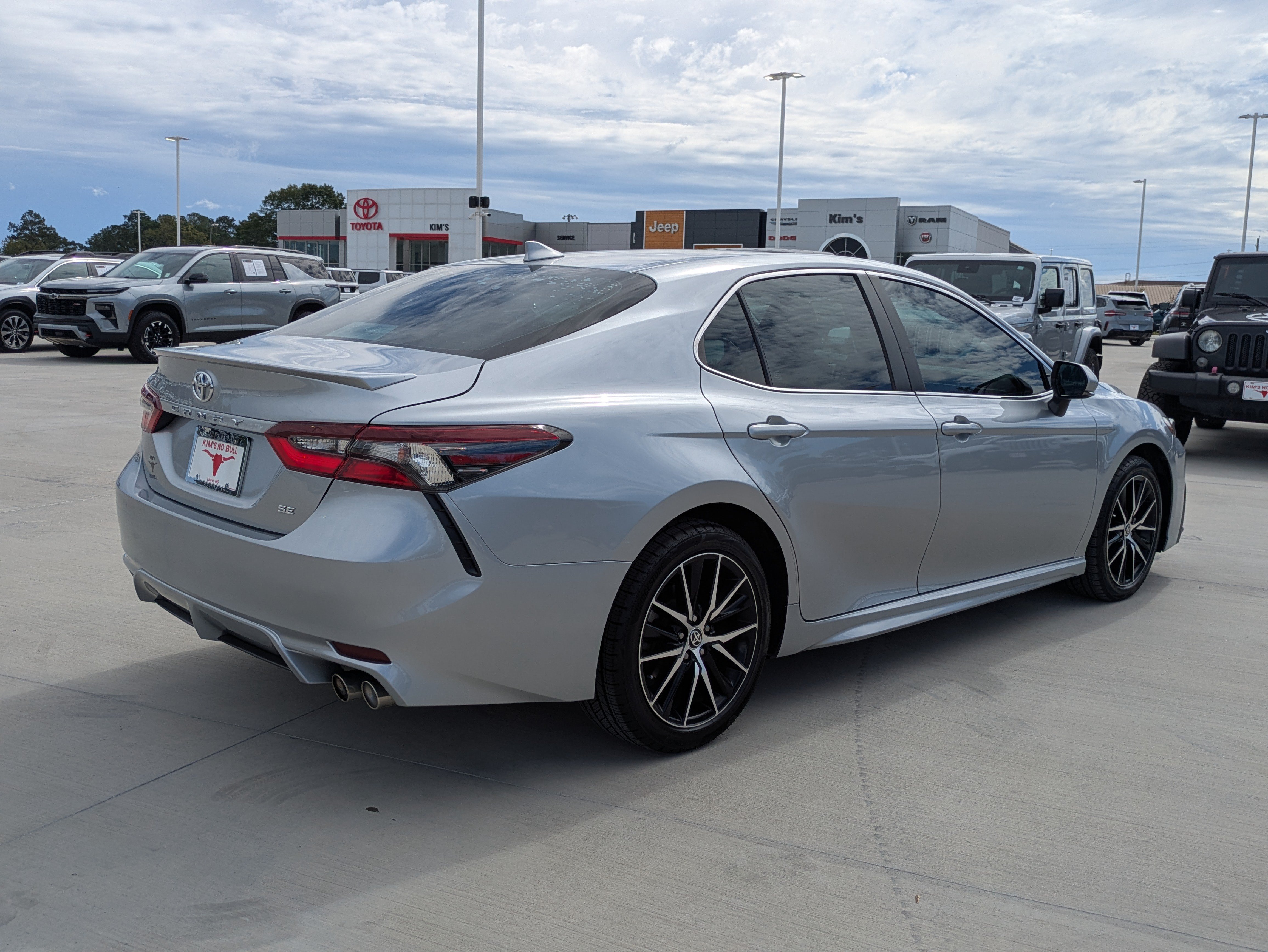 Used 2024 Toyota Camry SE FWD image 5