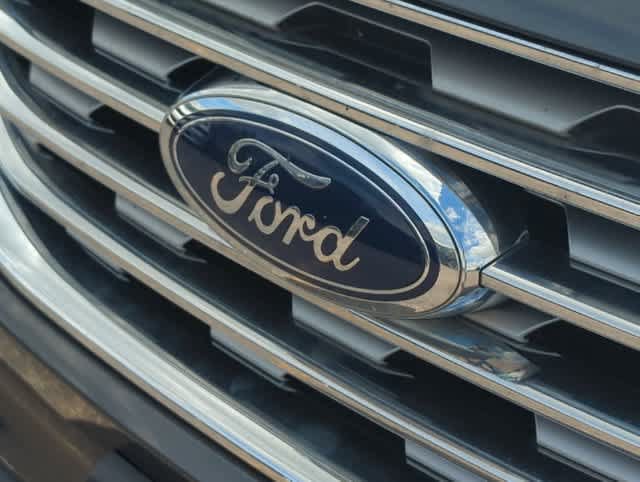 Used 2019 Ford Edge Titanium AWD/4WD image 12
