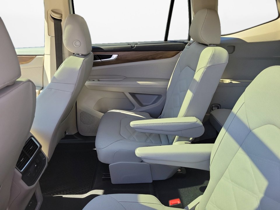 New 2026 Volkswagen Atlas SE image 13