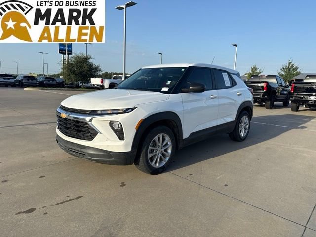 Used 2024 Chevrolet TrailBlazer LS w/ LS Convenience Package FWD image 2