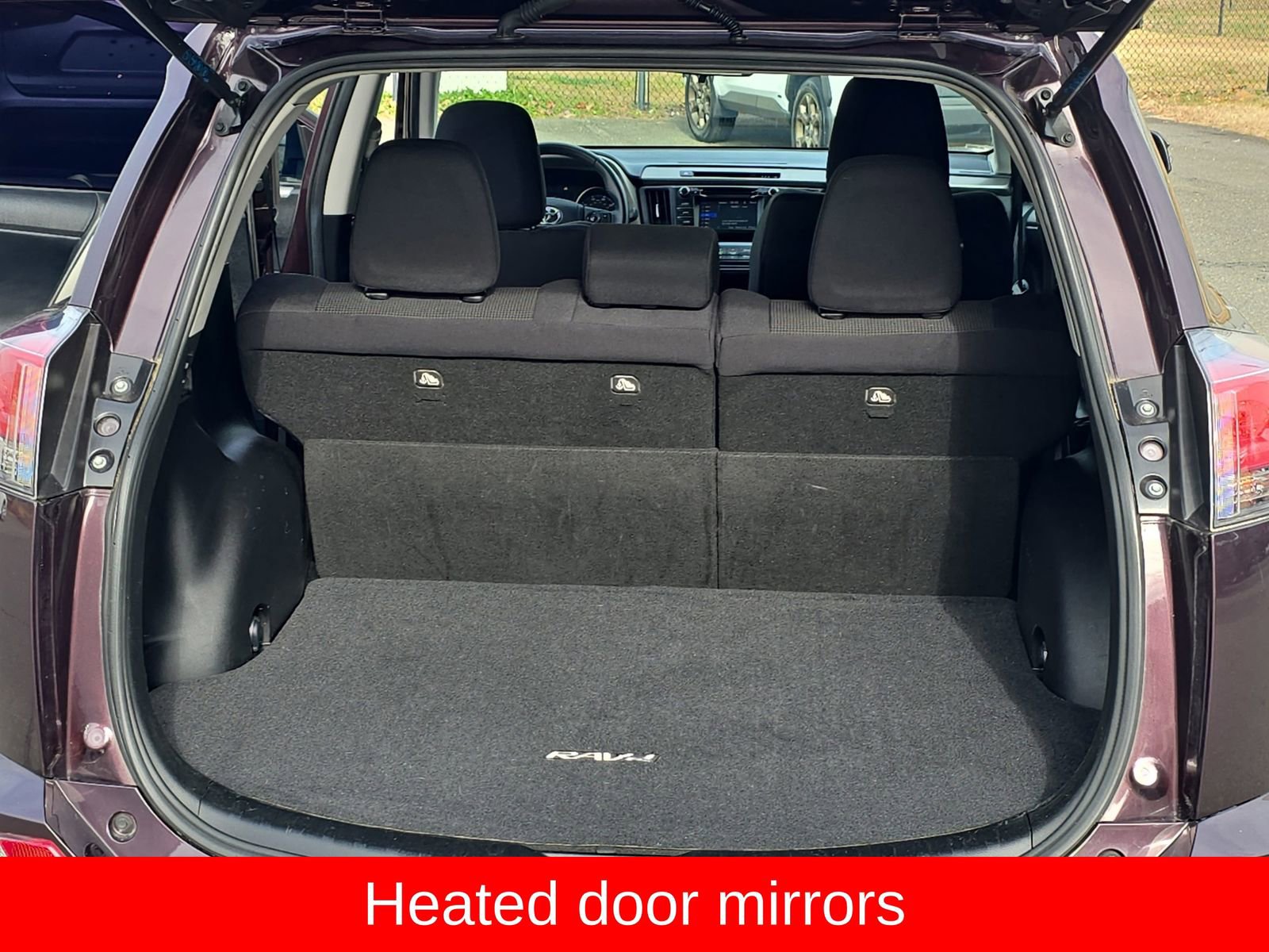 Used 2018 Toyota RAV4 XLE w/ Plus Extra Value Package image 17