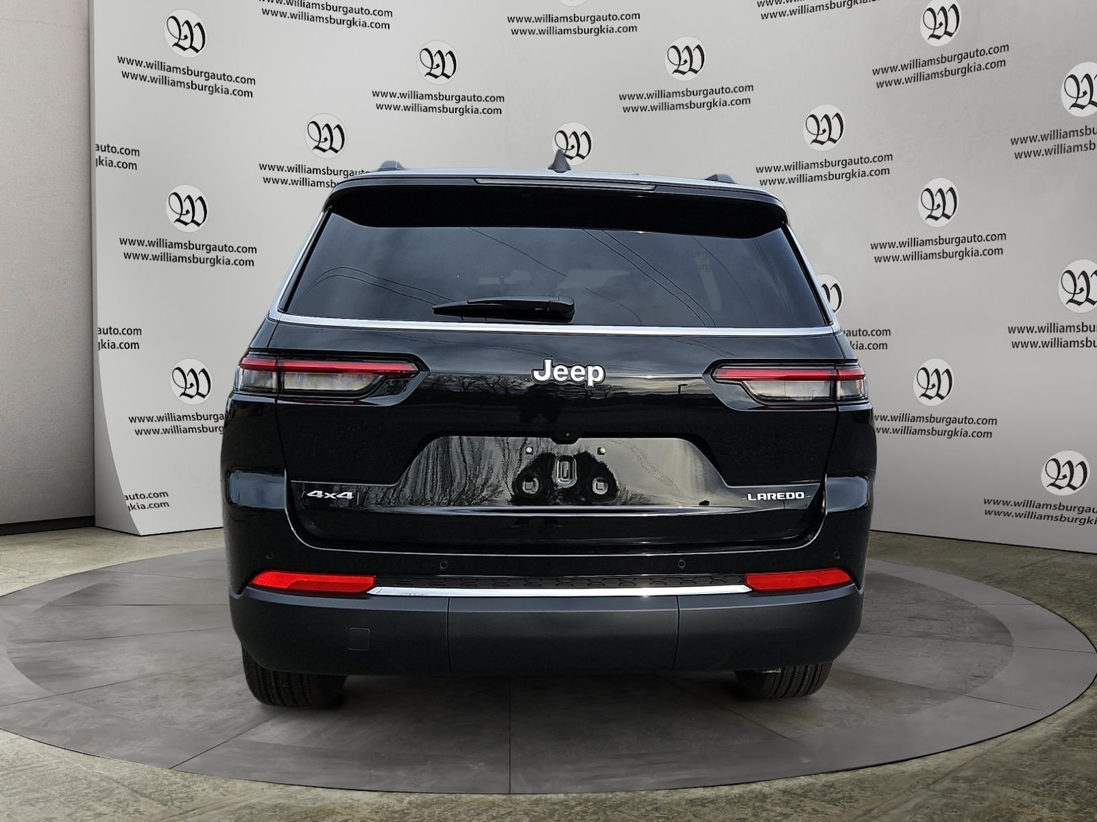 New 2025 Jeep Grand Cherokee L Laredo AWD/4WD image 4